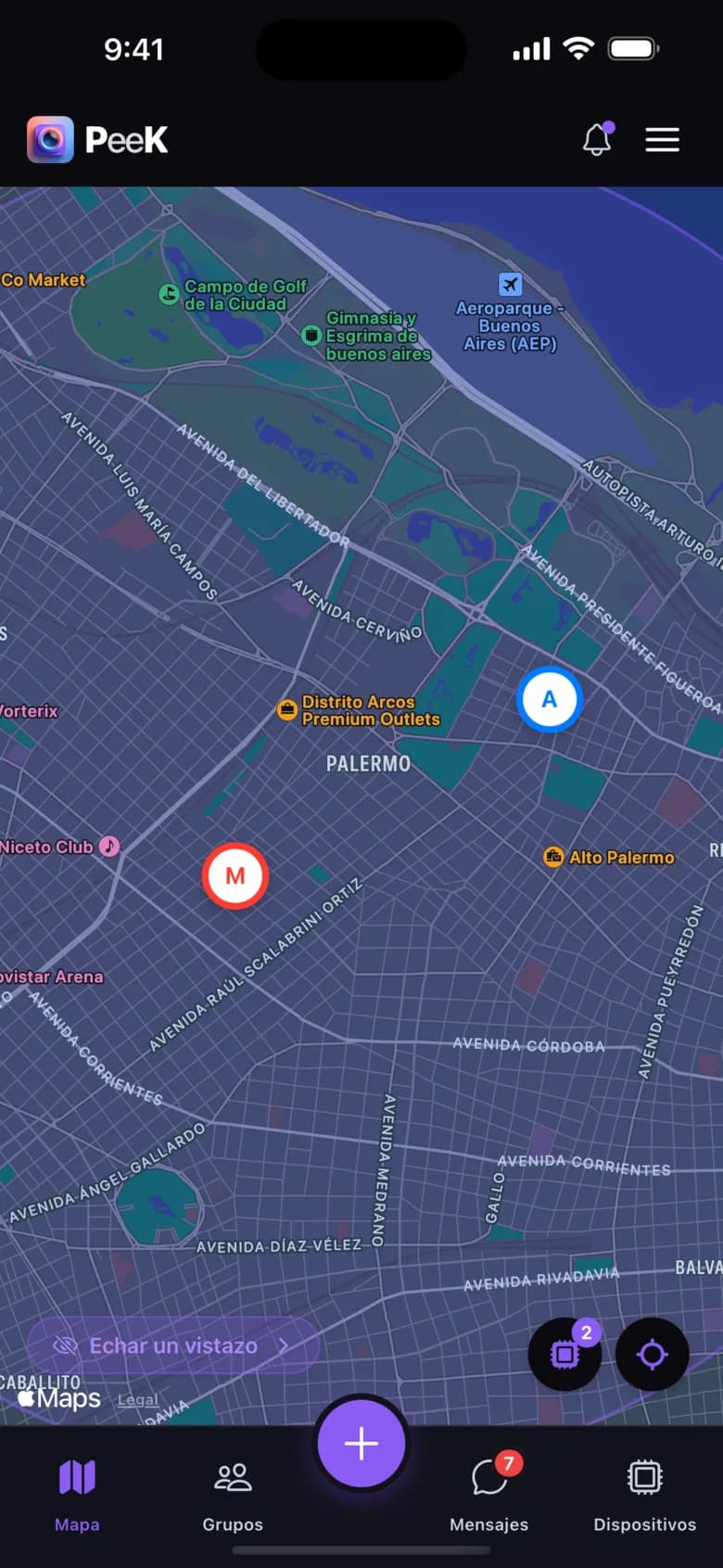 Mapa de PeeK con una moto y un auto con GPS ubicados en Palermo, Buenos Aires